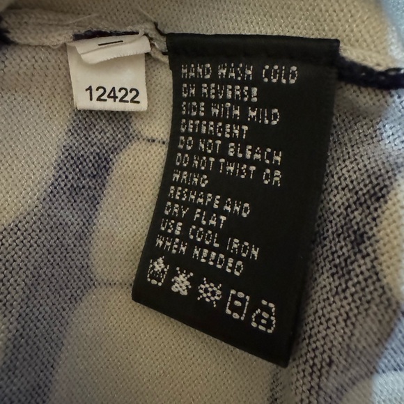 August Silk White and Blue Blouse with Geometric Pattern - Picture 4 of 7